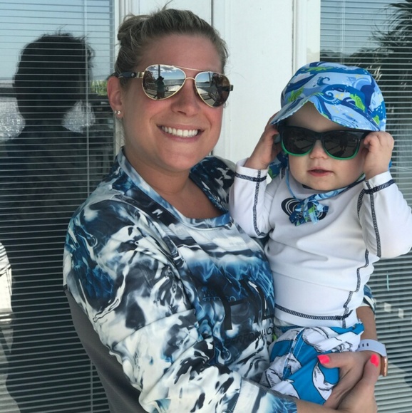 Meet your Posher, Hollie - Picture 1 of 1